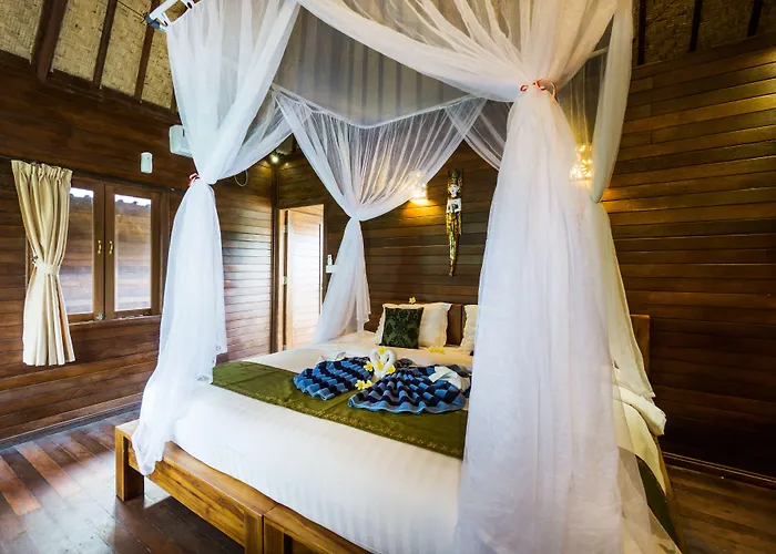 Laguna Reef Huts 4*